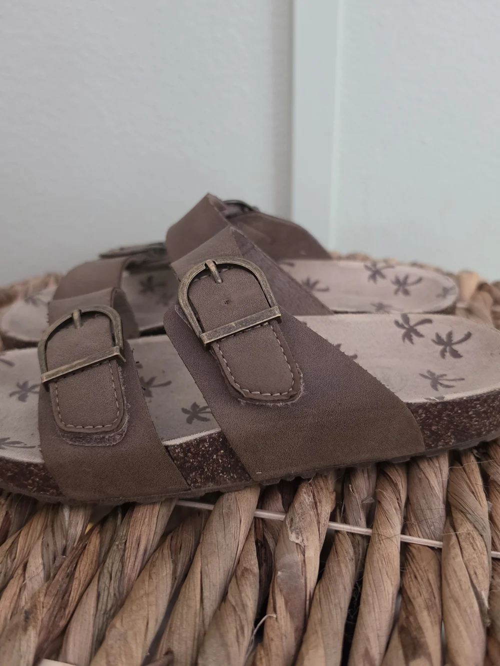 Wonder Nation Brown Double-Buckle Kids Size 1 Sandals